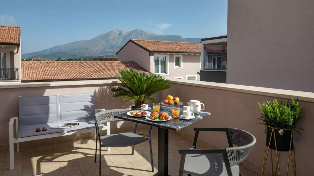 Hotel Della Piana Avezzano Bagian luar foto