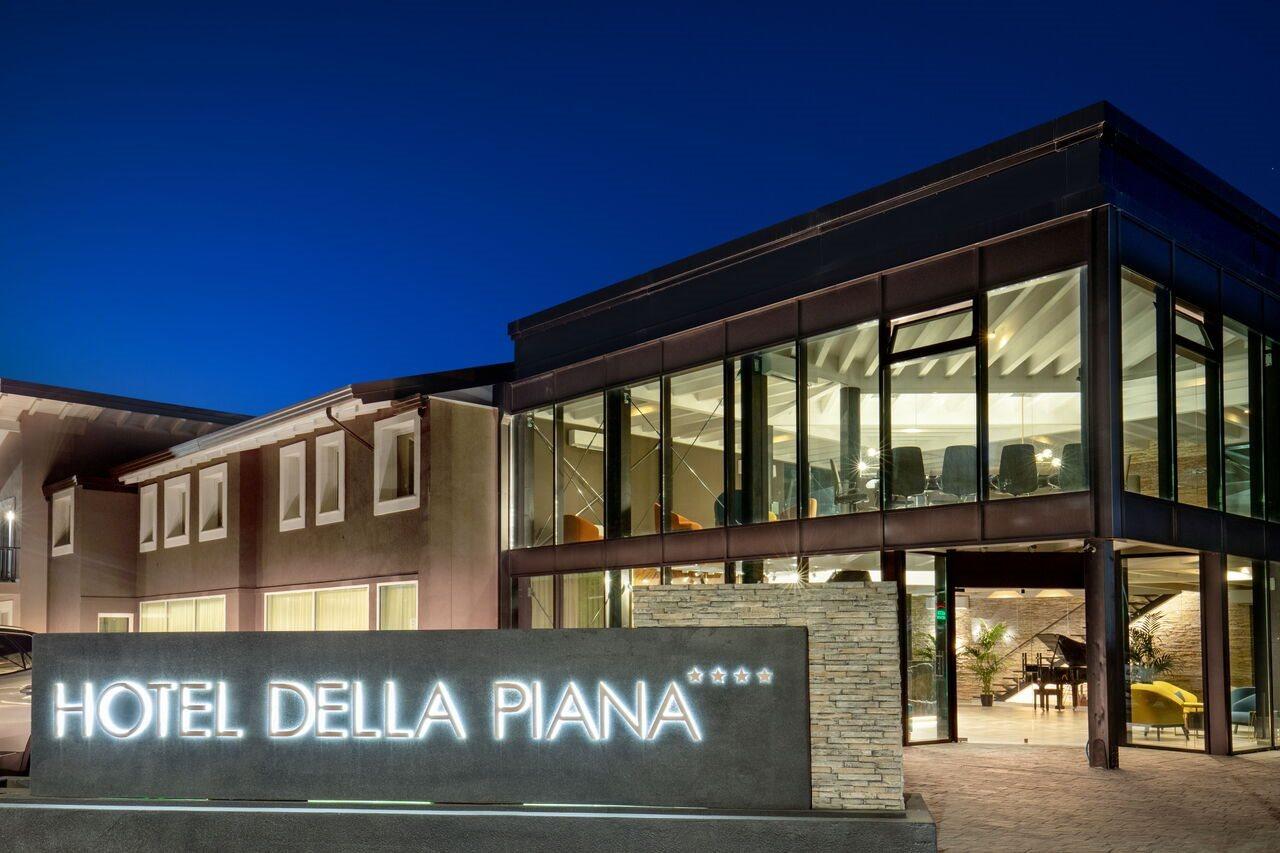 Hotel Della Piana Avezzano Bagian luar foto